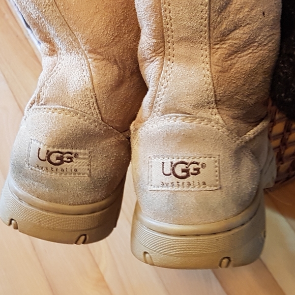 Ugg boots - Picture 11 of 16